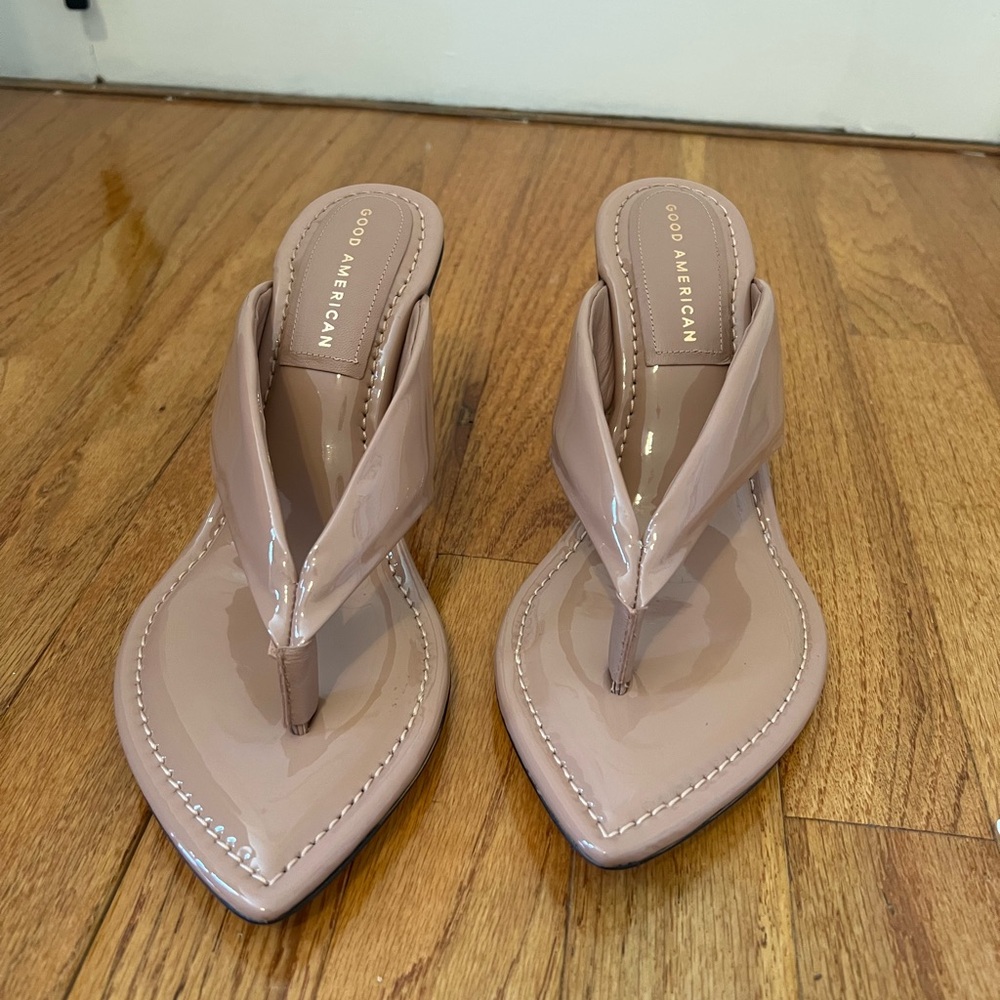 GOOD AMERICAN Women's Slides Size 9.5